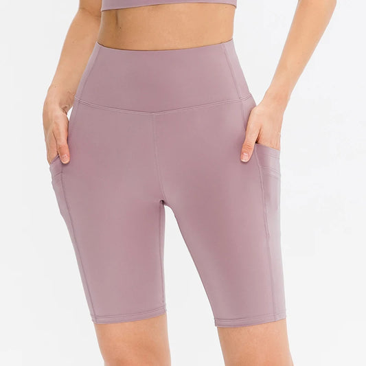 Women's Seamless Scrunch Biker Shorts with Pockets.